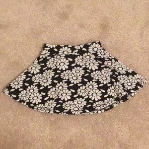 🌼 Girls Xhilaration floral skirt size XS 🌼
